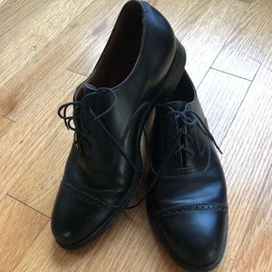 Peal & Co for Brooks Brothers Black Captoe, Size 9